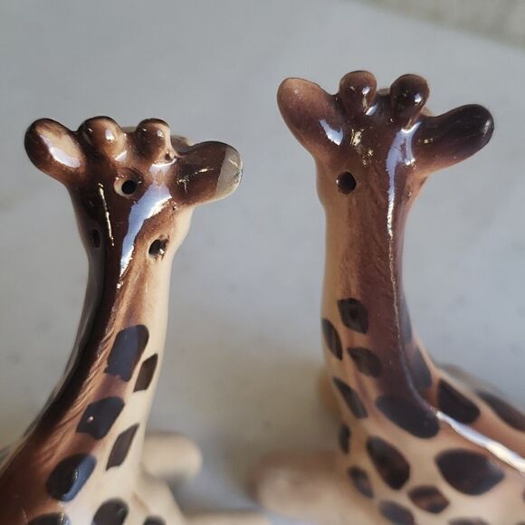 Cute Vintage Giraffe Porcelain Salt & Pepper Shakers - Picture 7 of 9